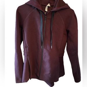 Lululemon Women’s size 8 maroon zip up hoodie.  Like new.